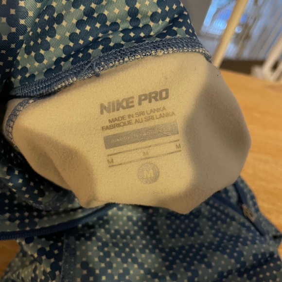 Nike pro sport long sleeve top. Very nice support and compression. - Picture 2 of 4